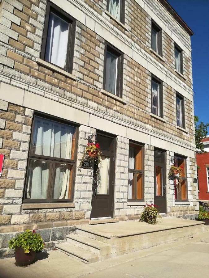 Vieux-Old Farnham Appart-Condotel Zewnętrze zdjęcie